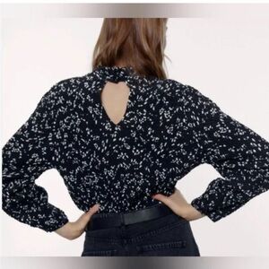 Zara black and white crinkle Patterned Blouse mock neck